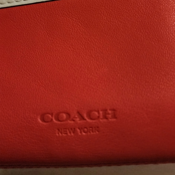 Coach Legacy Two Tone Leather Zippy Wallet Coral/Snow Like new and HTF - Picture 7 of 8